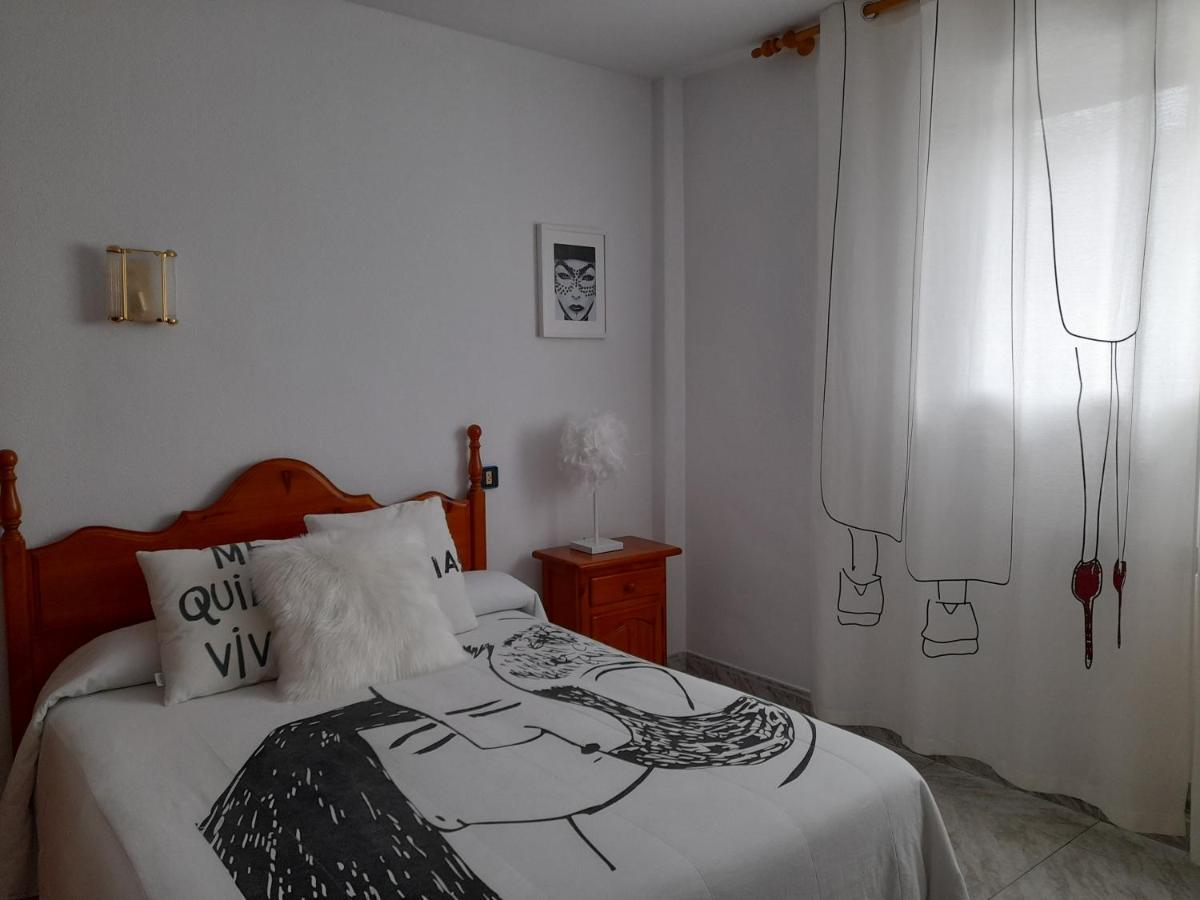 Hostal "Los Chanos El Ruso" Galende エクステリア 写真