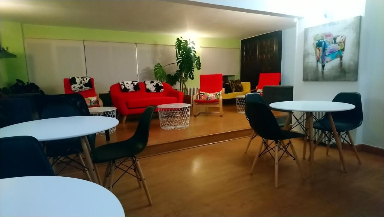Hostal "Los Chanos El Ruso" Galende エクステリア 写真