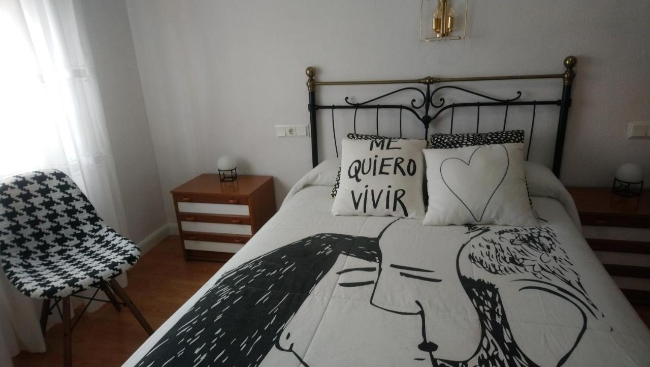 Hostal "Los Chanos El Ruso" Galende エクステリア 写真